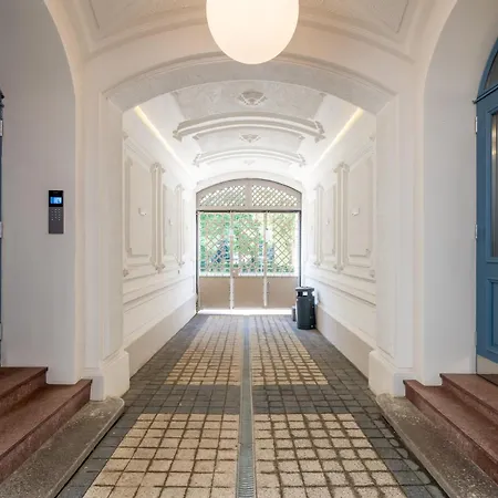 Premium Designer With Park View - By Innorental